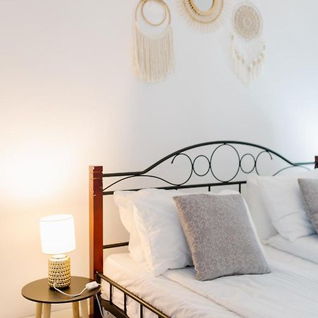 La Maison Blanche Hotell Alba Iulia Exteriör bild