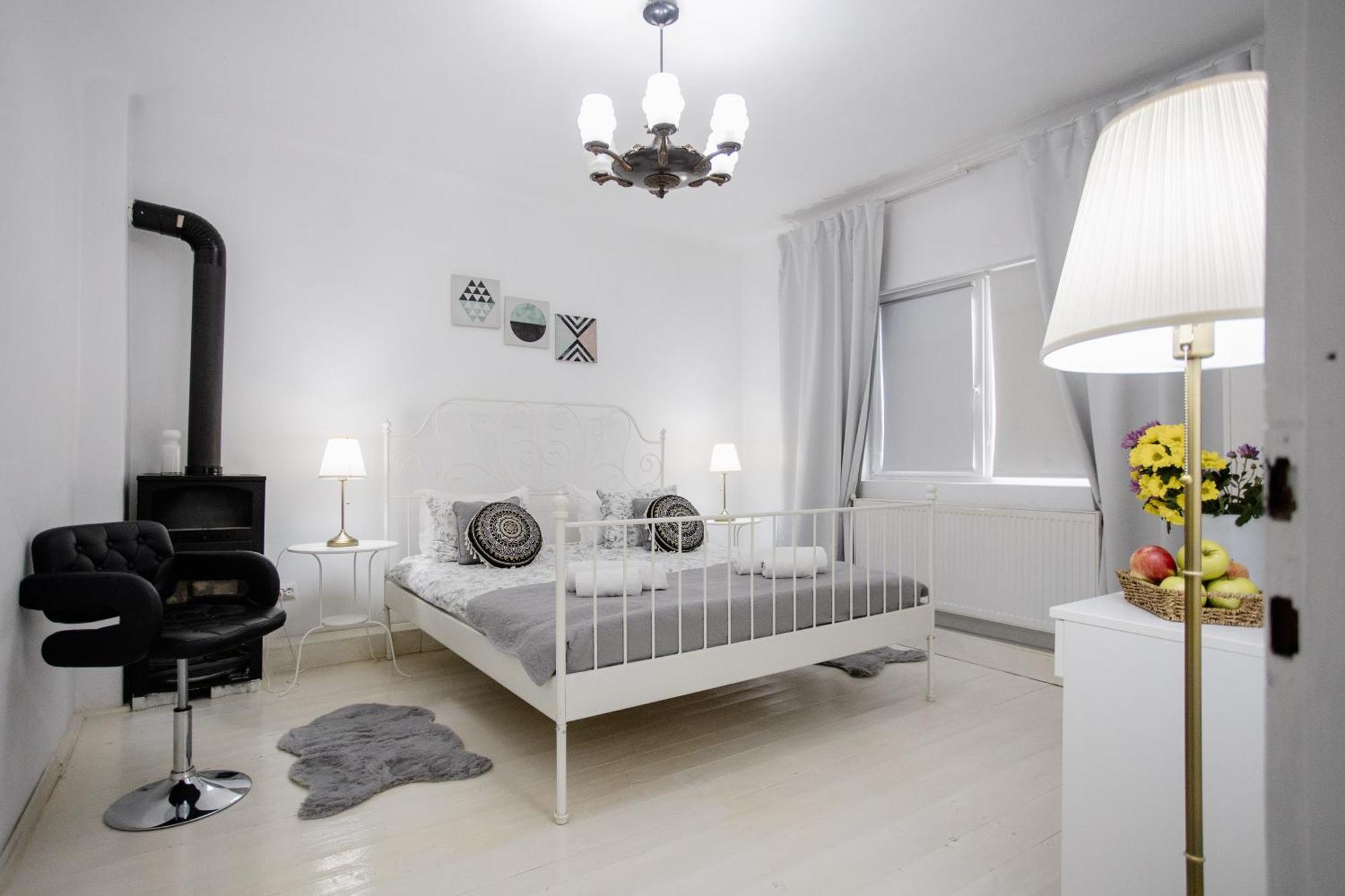 La Maison Blanche Hotell Alba Iulia Exteriör bild