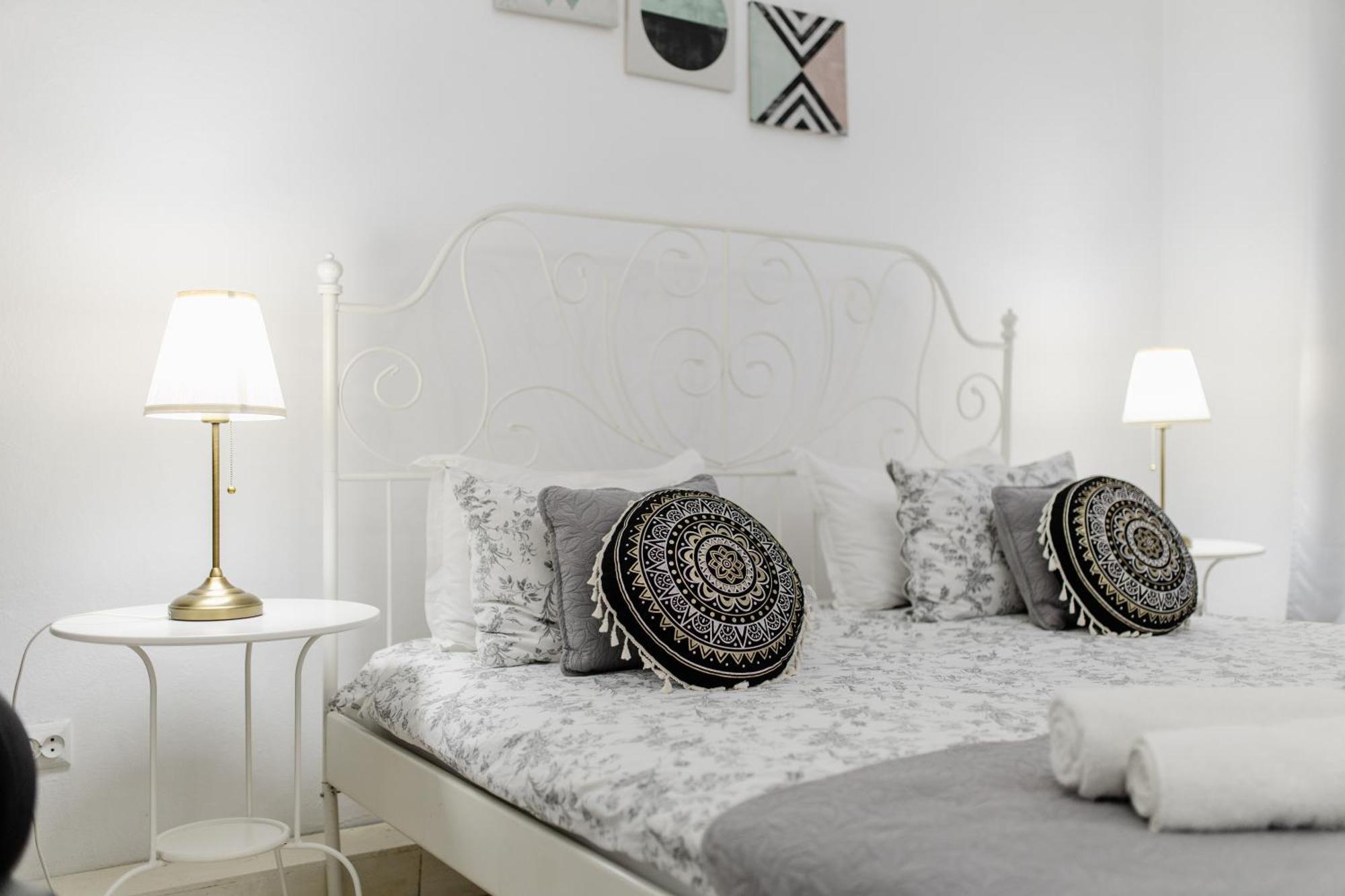 La Maison Blanche Hotell Alba Iulia Exteriör bild