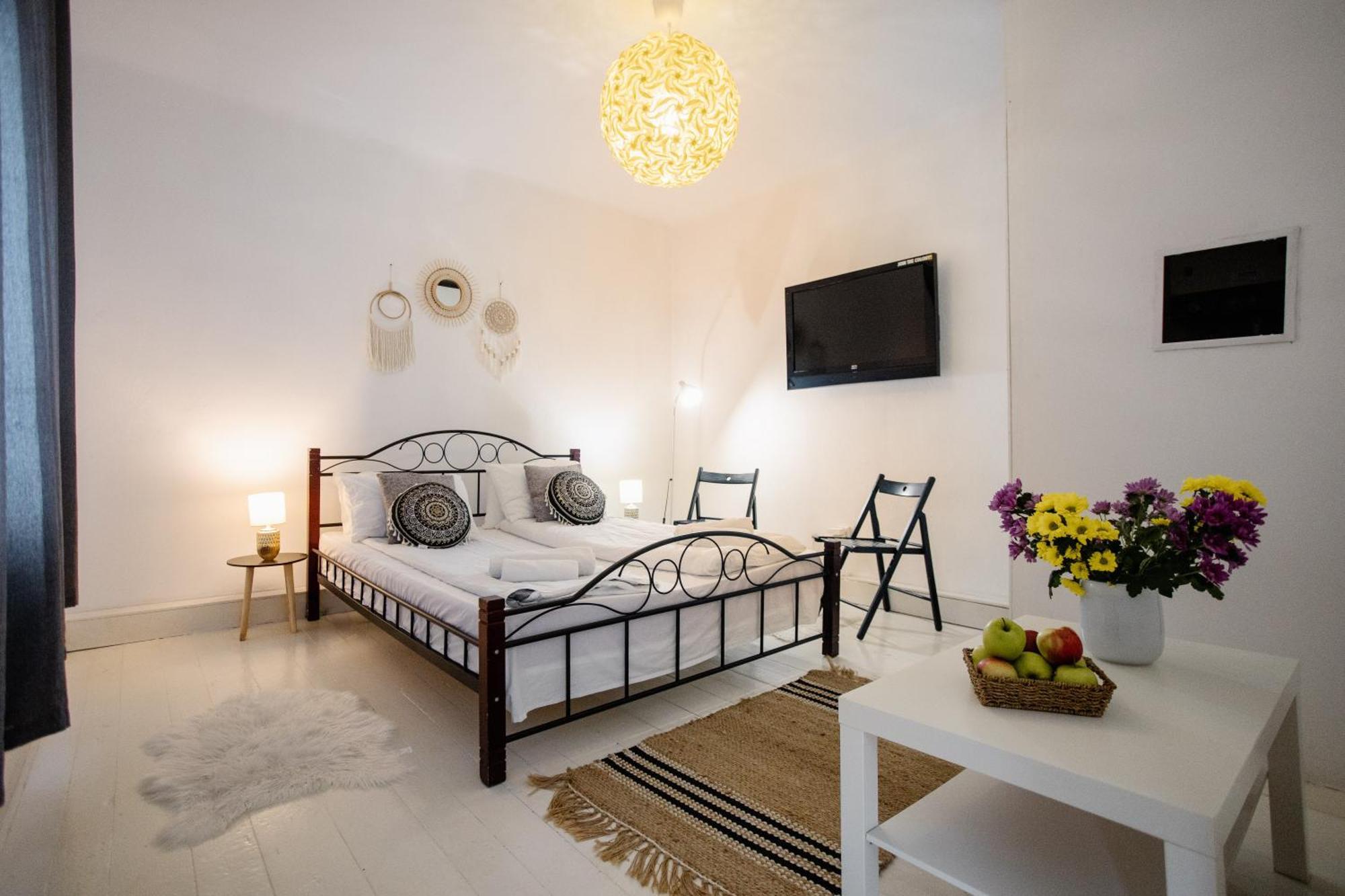 La Maison Blanche Hotell Alba Iulia Exteriör bild