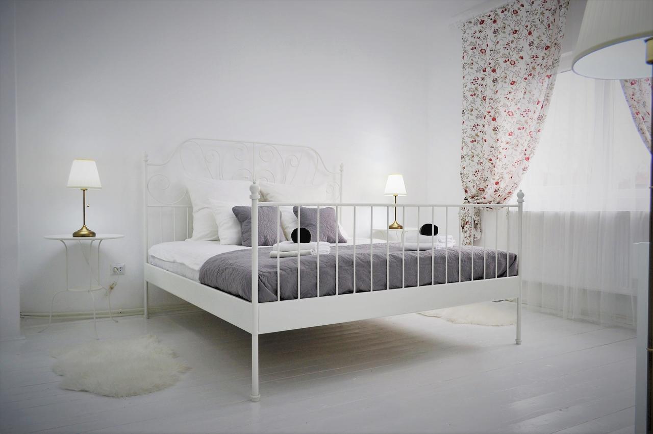 La Maison Blanche Hotell Alba Iulia Exteriör bild